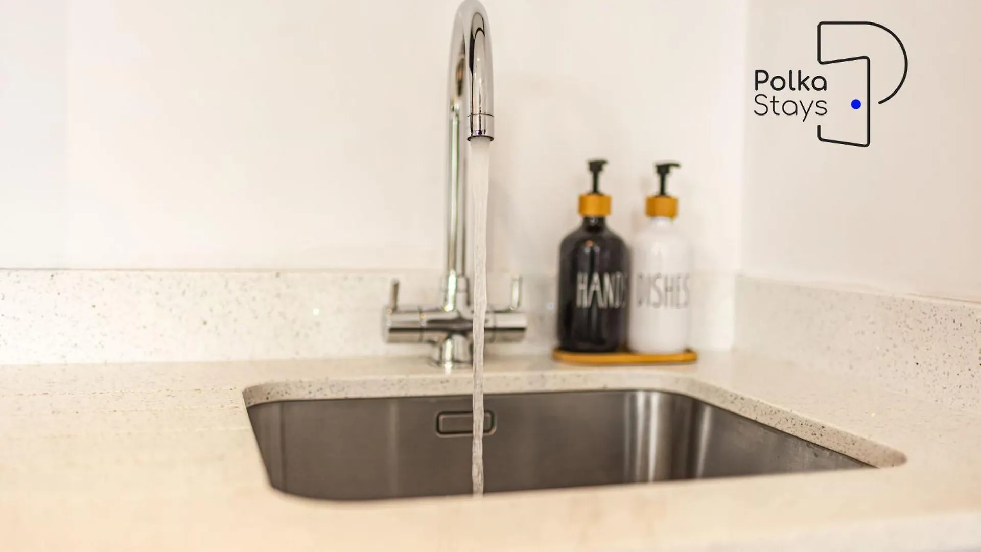 The Stables, Chester - Luxury Apartments By Polkastays 0*,