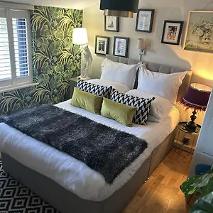 Maison Claire Chester